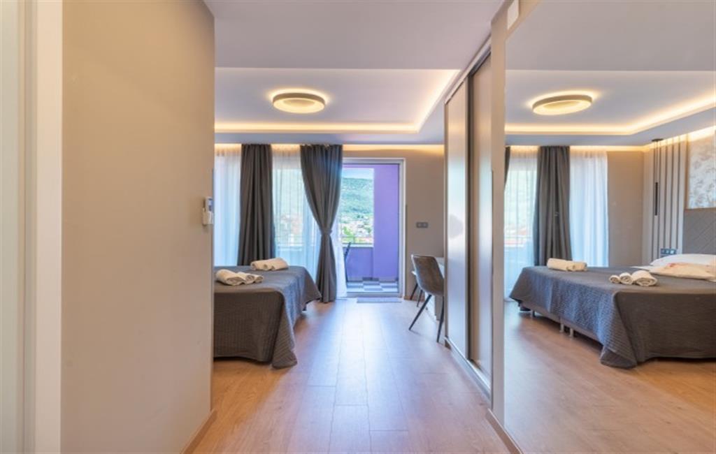Camera Villa Lavanda Cresa room 1